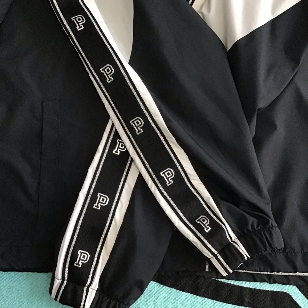 NEW VS PINK Colorblock Windbreaker XS/S RARE - Picture 4 of 11